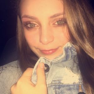 Meet your Posher, Brianna